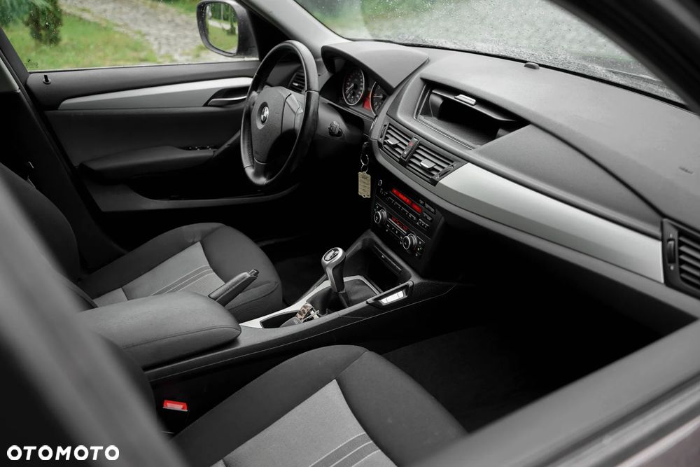 BMW X1 sDrive18i - 23