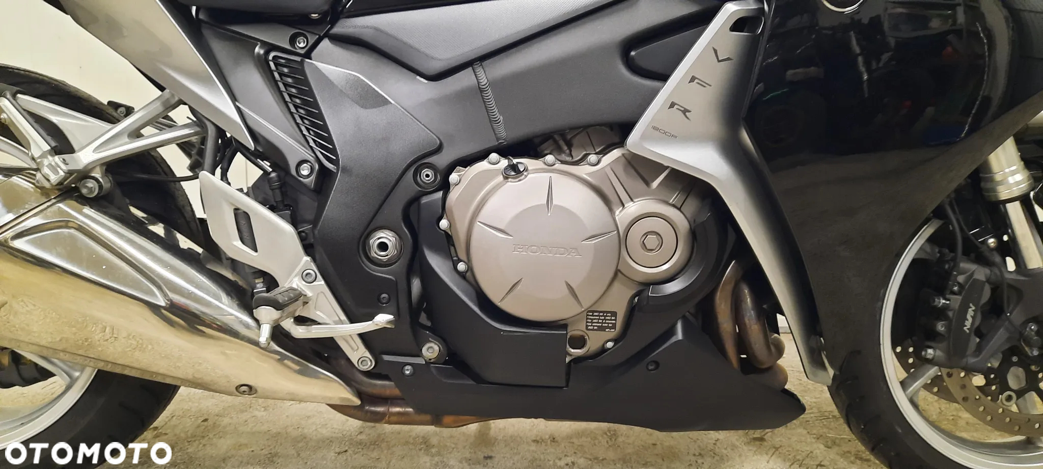 Honda VFR - 3