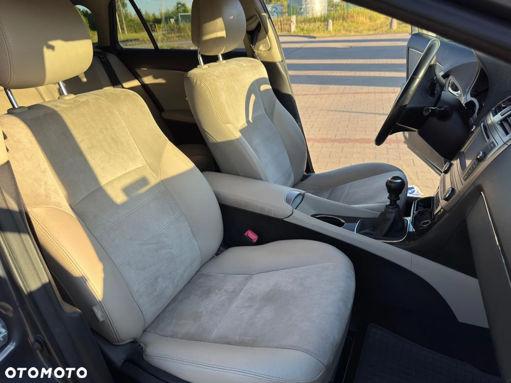 Toyota Avensis 2.2 D-4D Prestige - 15