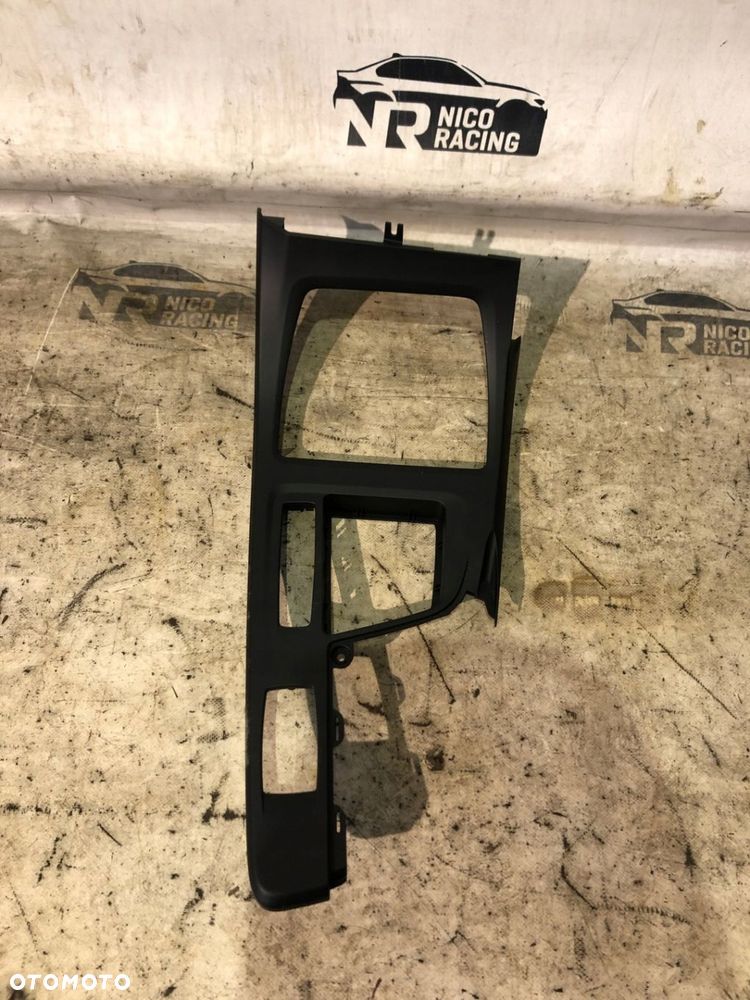 DEKOR TUNELU BMW X1 F48 X2 F39 CZARNY MAT - 1