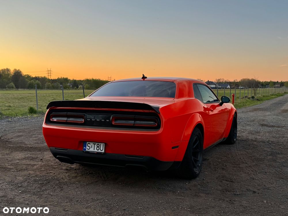 Dodge Challenger - 14