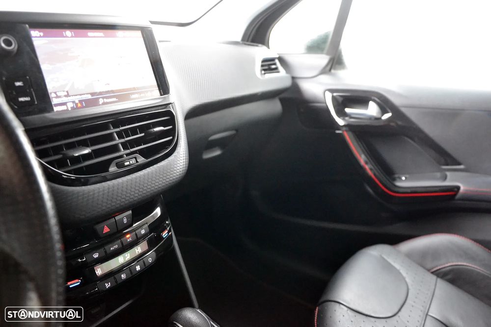 Peugeot 2008 1.2 PureTech GT Line EAT6 - 12