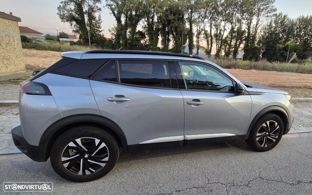 Peugeot 2008 1.2 PureTech Allure Pack - 4