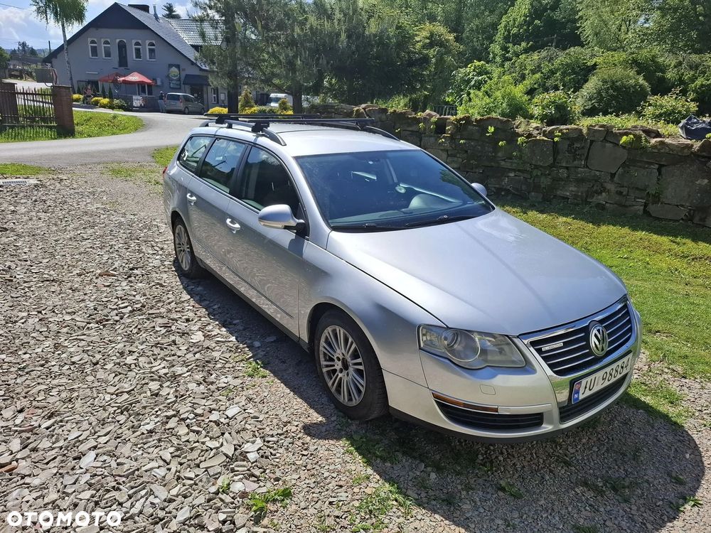 Volkswagen Passat - 1