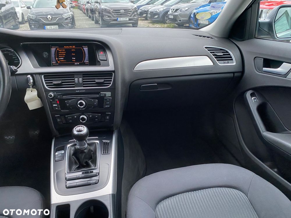 Audi A4 Limousine 2.0 TDI DPF clean diesel Ambiente - 32