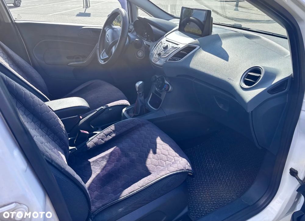 Ford Fiesta - 12