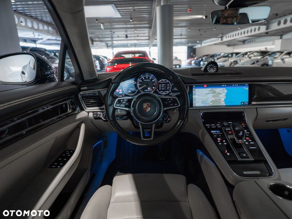 Porsche Panamera - 24