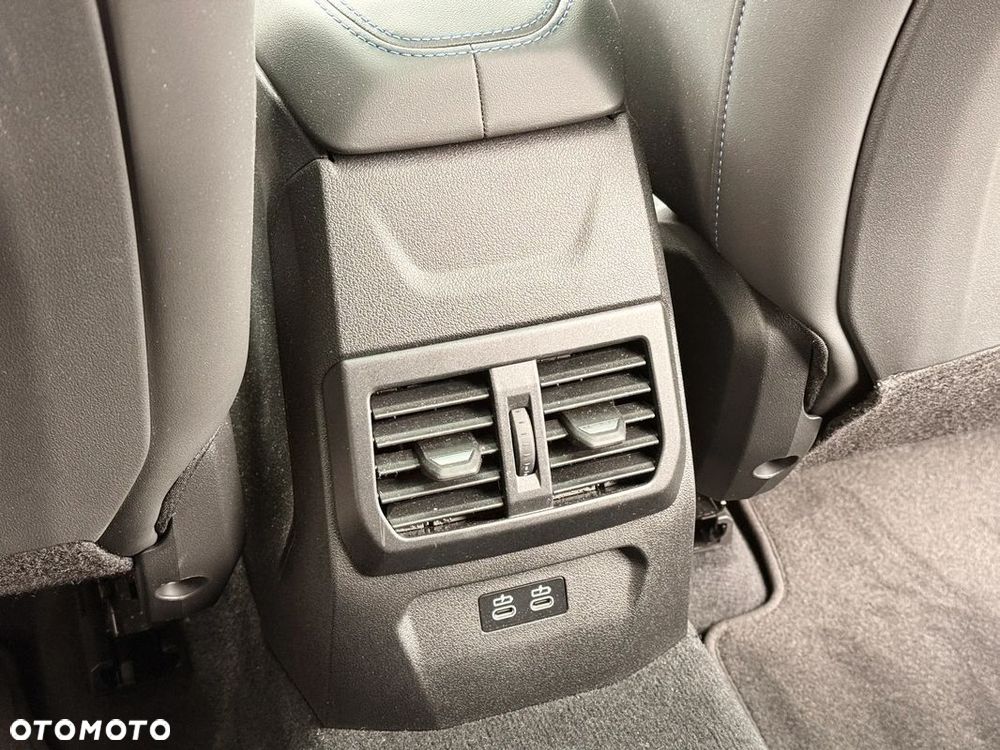 BMW Seria 1 120d - 26