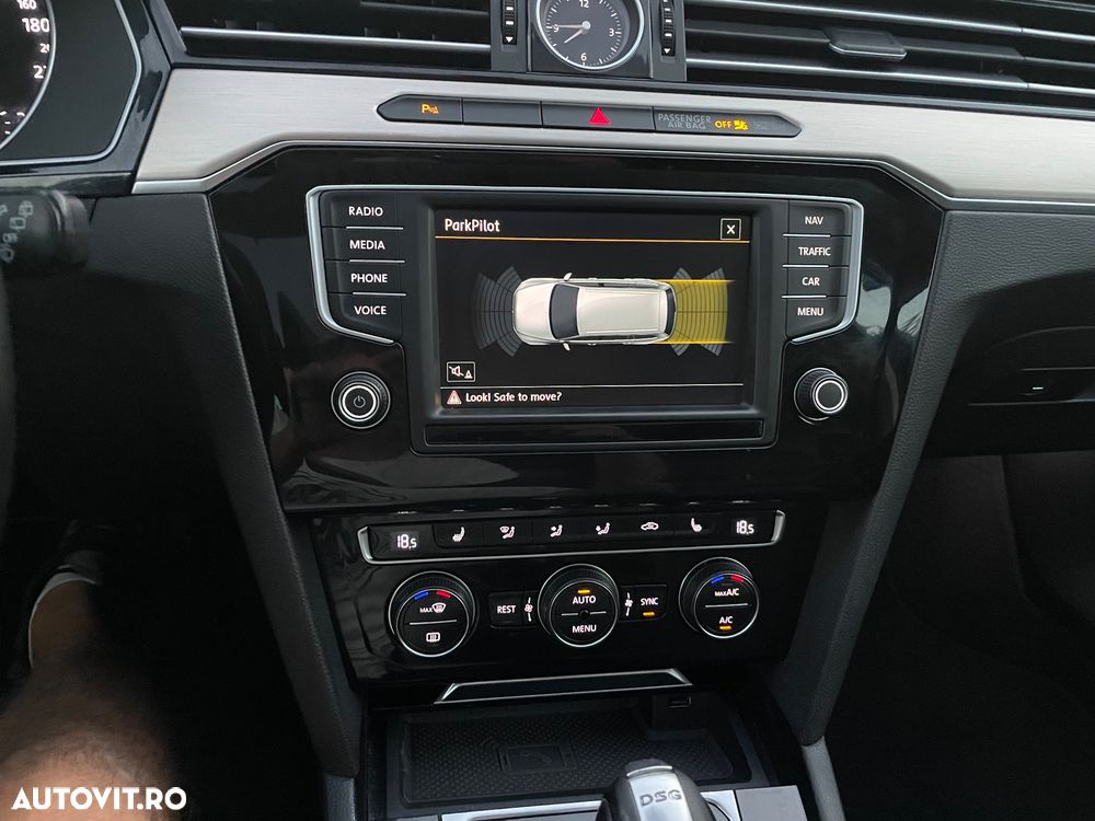 Volkswagen Passat - 32