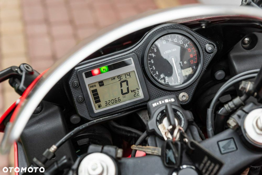 Honda CBR - 9