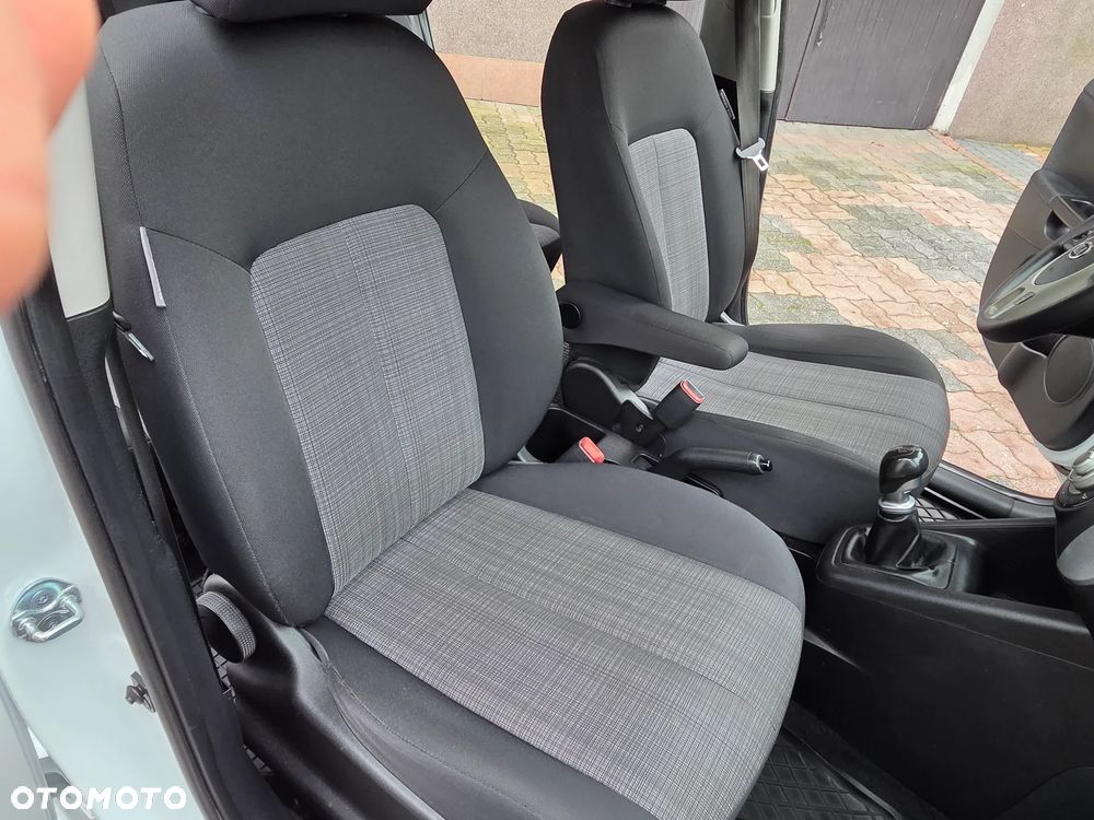Kia Venga - 30
