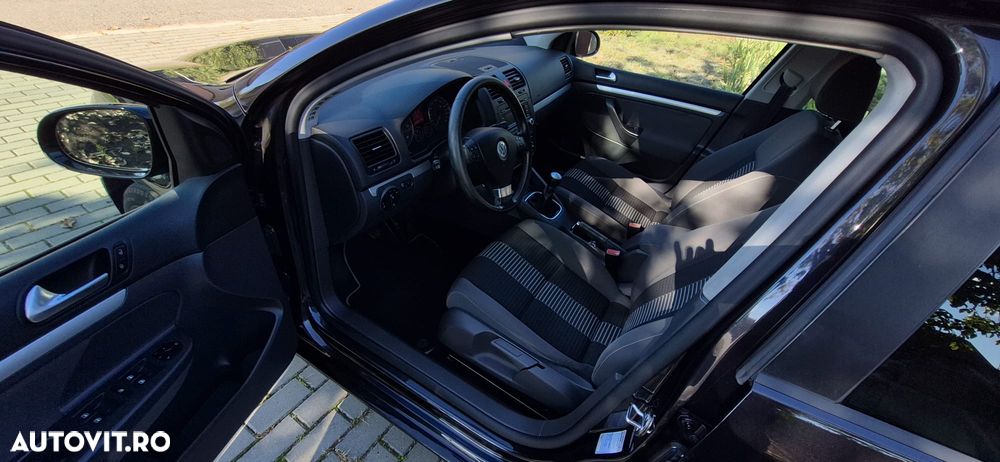 Volkswagen Golf - 5