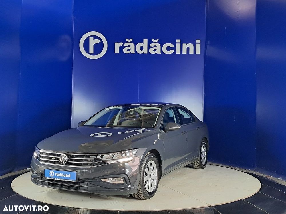 Volkswagen Passat - 1