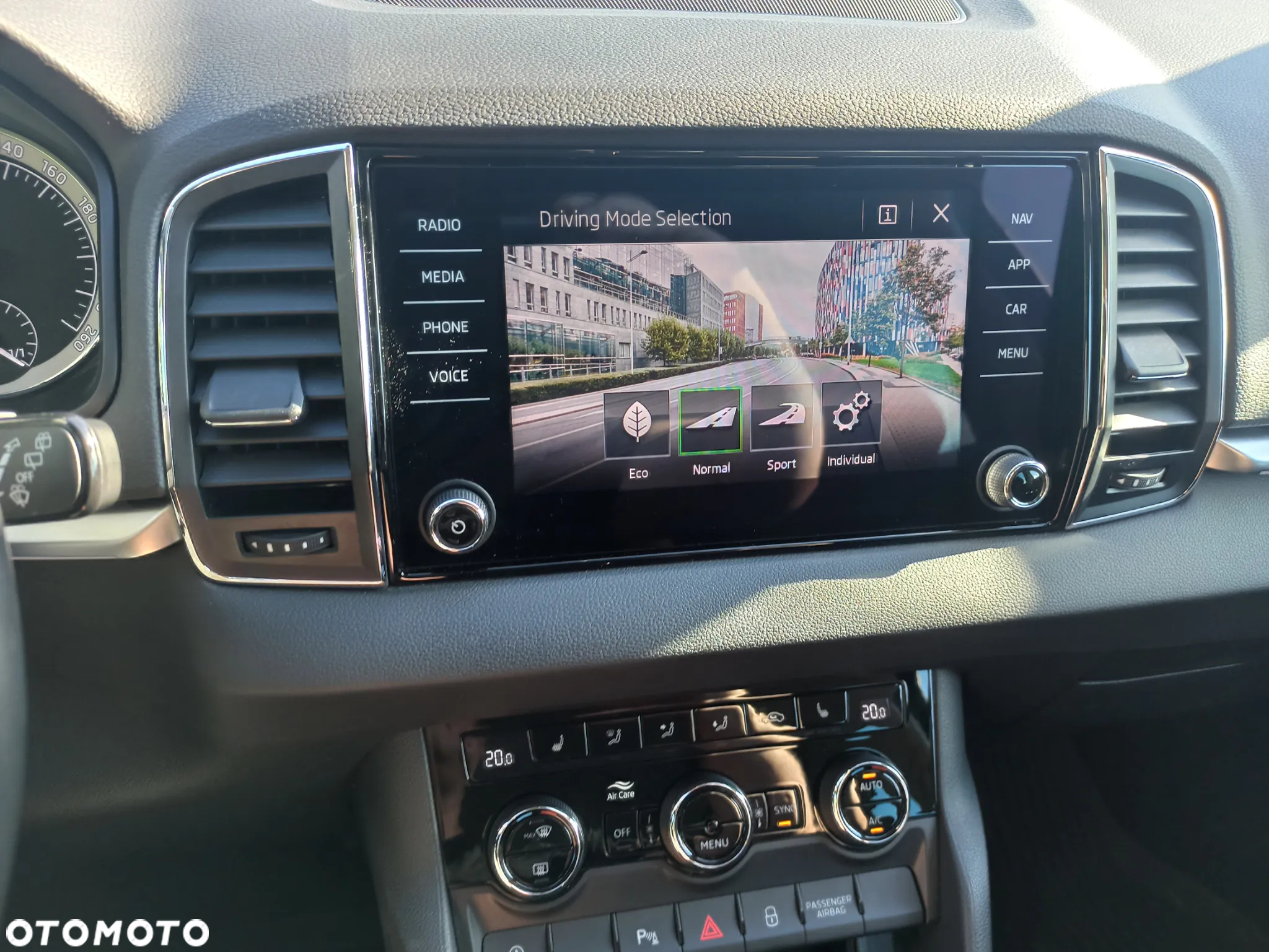 Skoda Karoq 1.5 TSI ACT 4x2 Style - 12