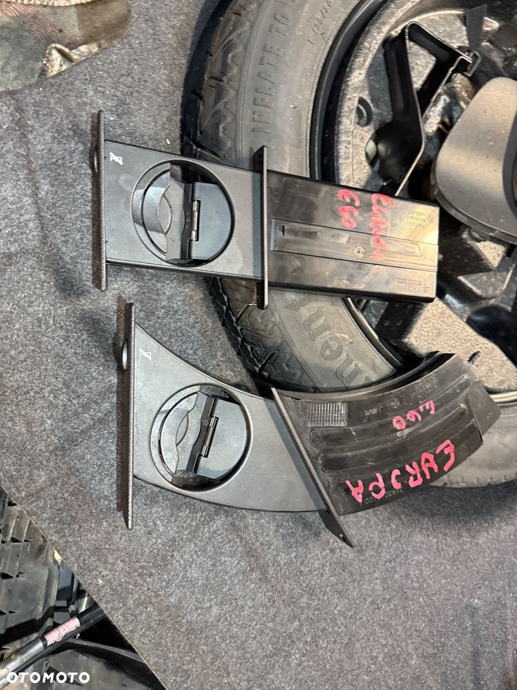 Uchwyty na kubki cupholder e60 e61 Europa Lewy + prawy sprawne 100 procent. - 1