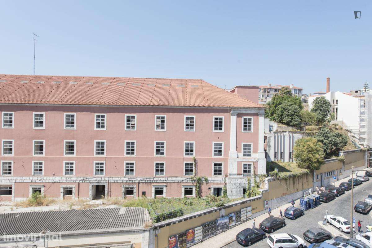 Quarto - localizado em Intendente Lisbon - Grande imagem: 4/36