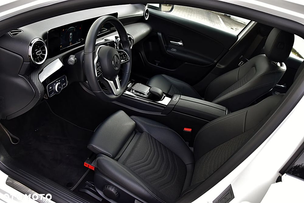 Mercedes-Benz Klasa A 200 7G-DCT - 16