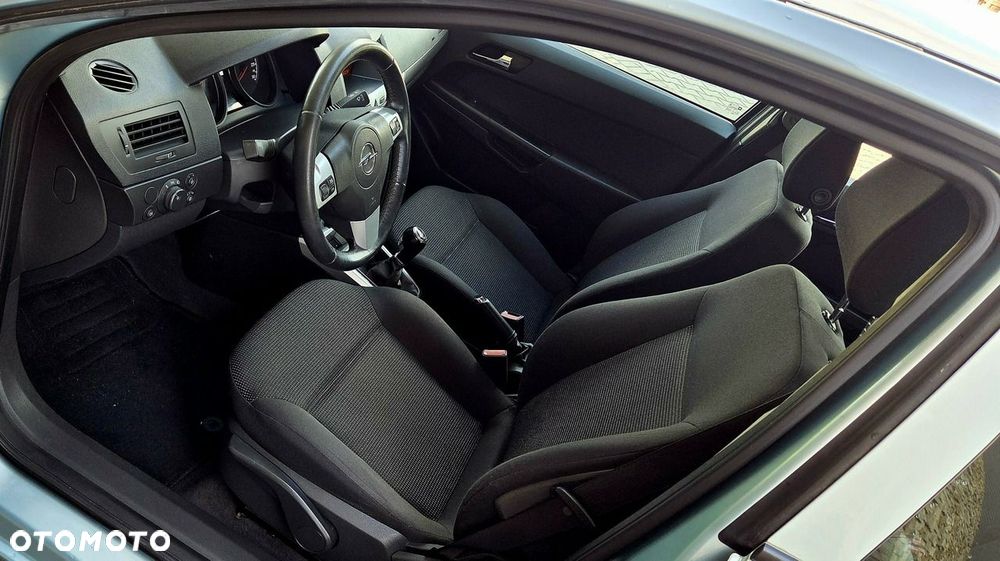 Opel Astra - 16
