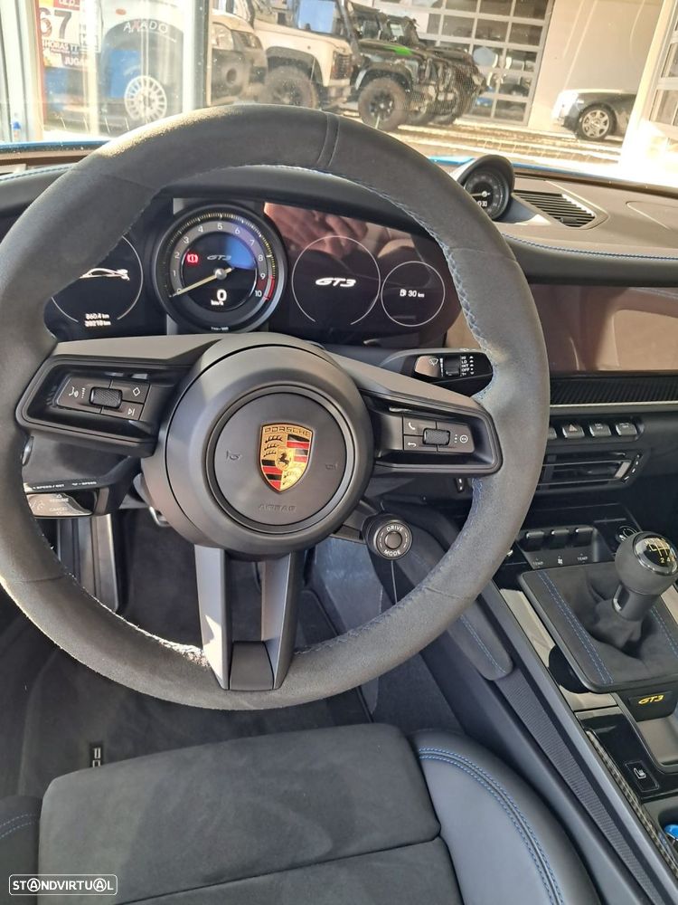 Porsche 911 Série F - 8