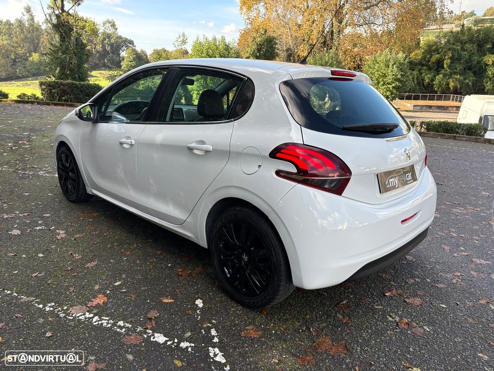 Peugeot 208 1.6 e-HDi Active - 14