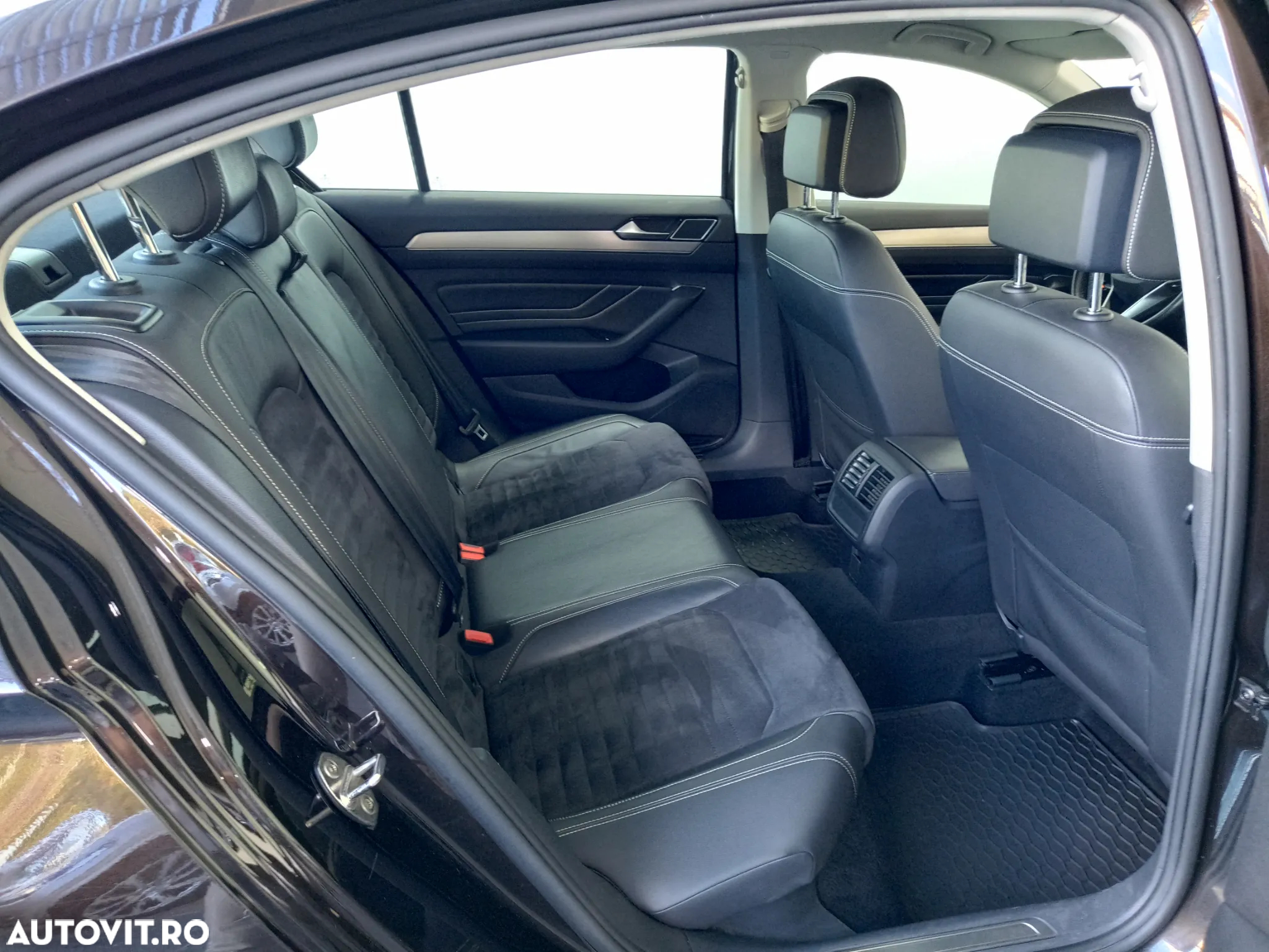 Volkswagen Passat 2.0 TDI DSG Highline - 31