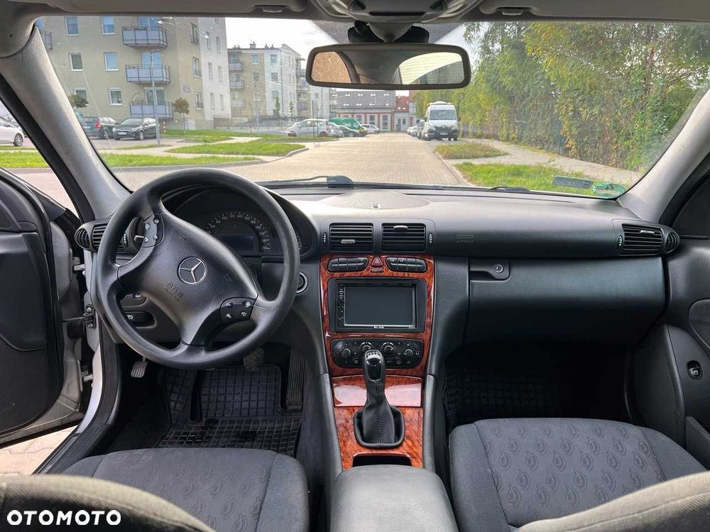Mercedes-Benz C-Class 2003 photo 5