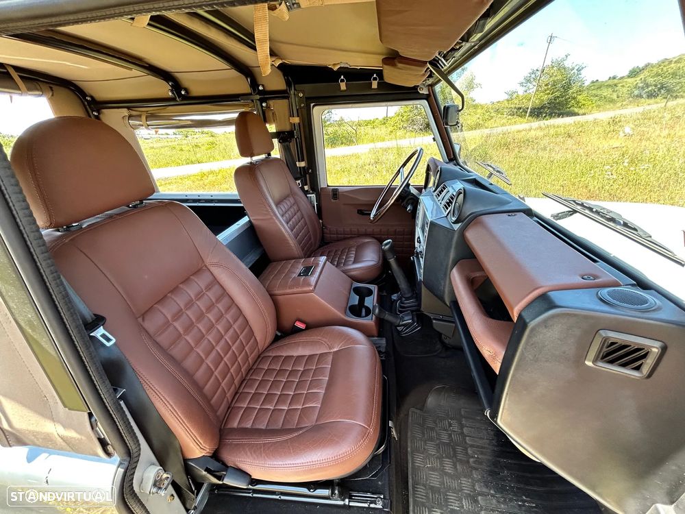 Land Rover Defender 90 2.4 CRD S - 28