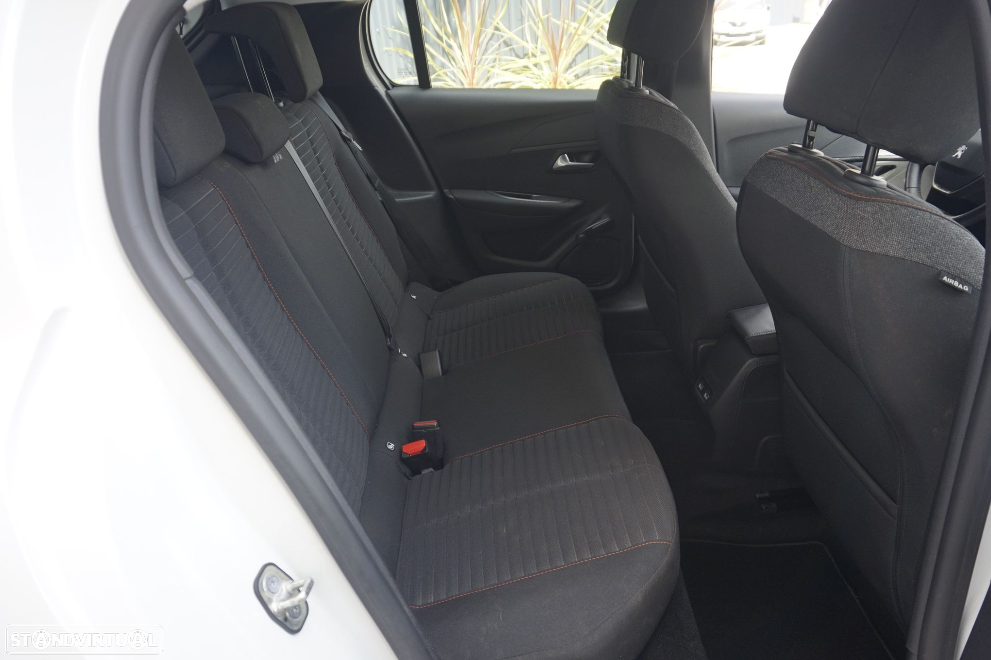 Peugeot e-208 Active - 6