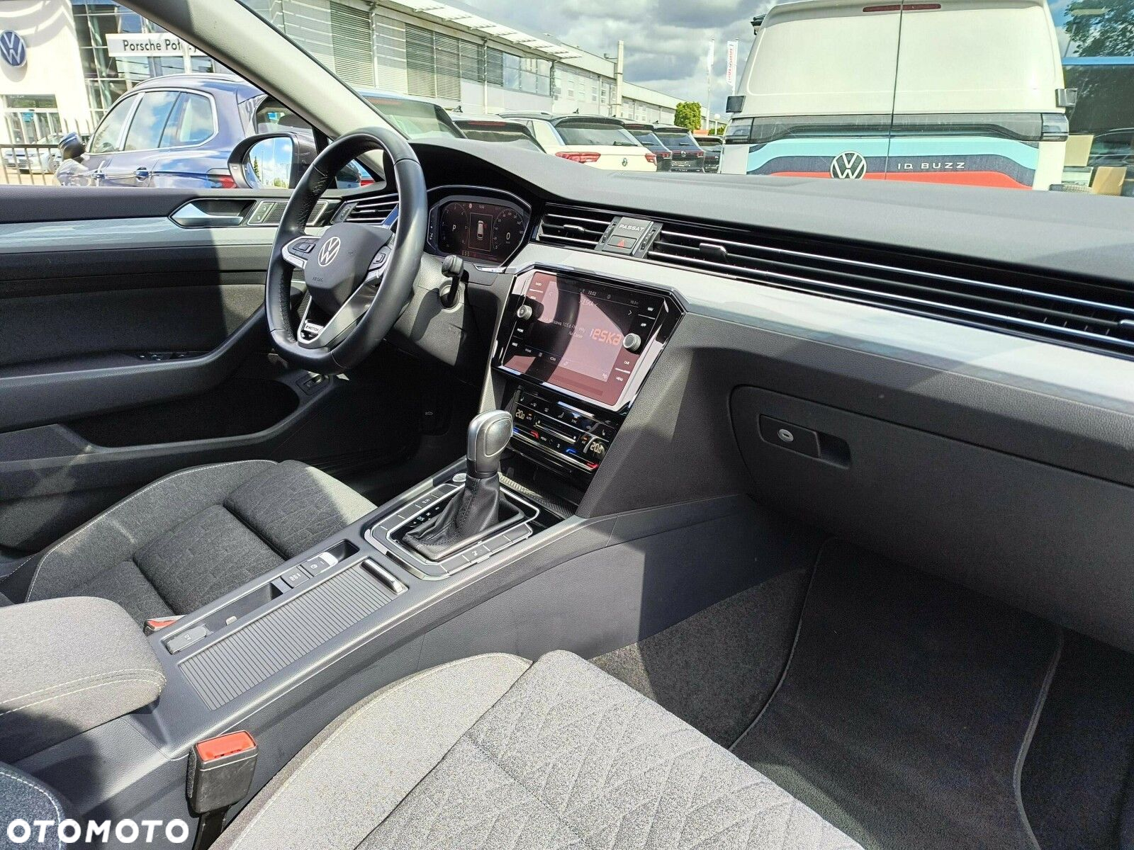 Volkswagen Passat - 9