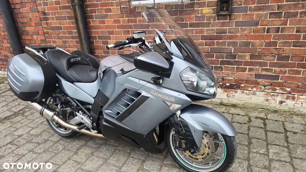 Kawasaki GTR - 28