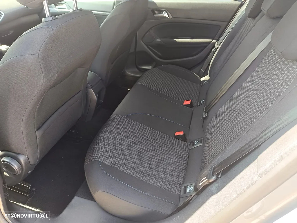 Peugeot 308 1.2 PureTech Style - 15