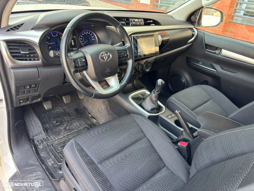 Toyota 2.4 D-4D 4WD 150cv - JLL - AC - CÂMERA - 4 LUGARES !!!! - 23