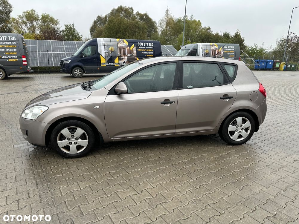 Kia Ceed Cee'd 1.4 Comfort - 25