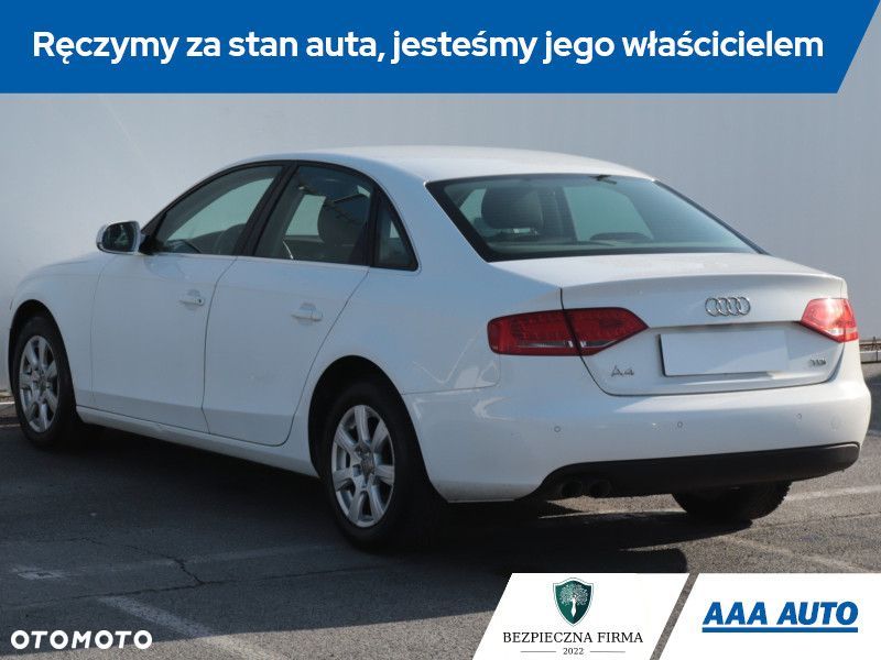 Audi A4 Limousine - 5