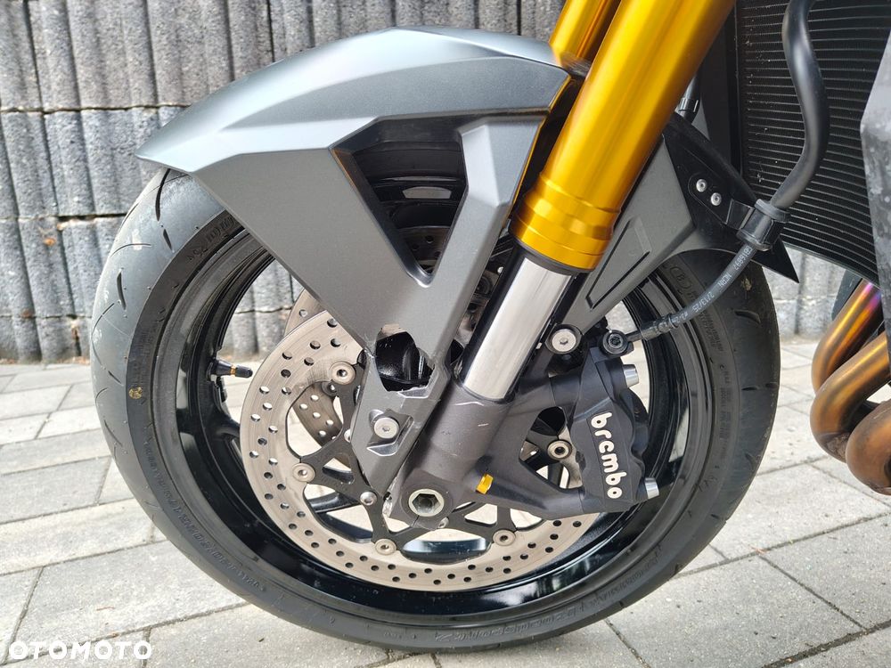 Suzuki GSX 1000 - 23