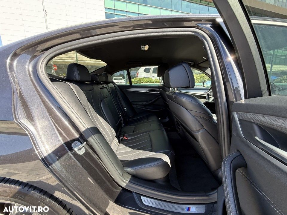 BMW Seria 5 520d xDrive AT - 12