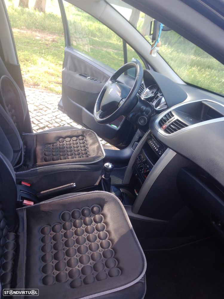 Peugeot 207 - 6