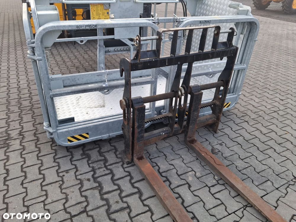 JCB 555 - 210 R ROTO - 6