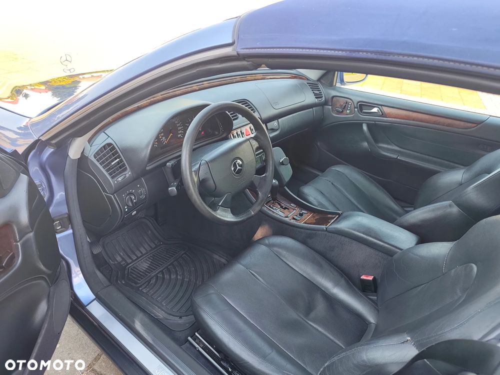 Mercedes-Benz CLK 320 - 10