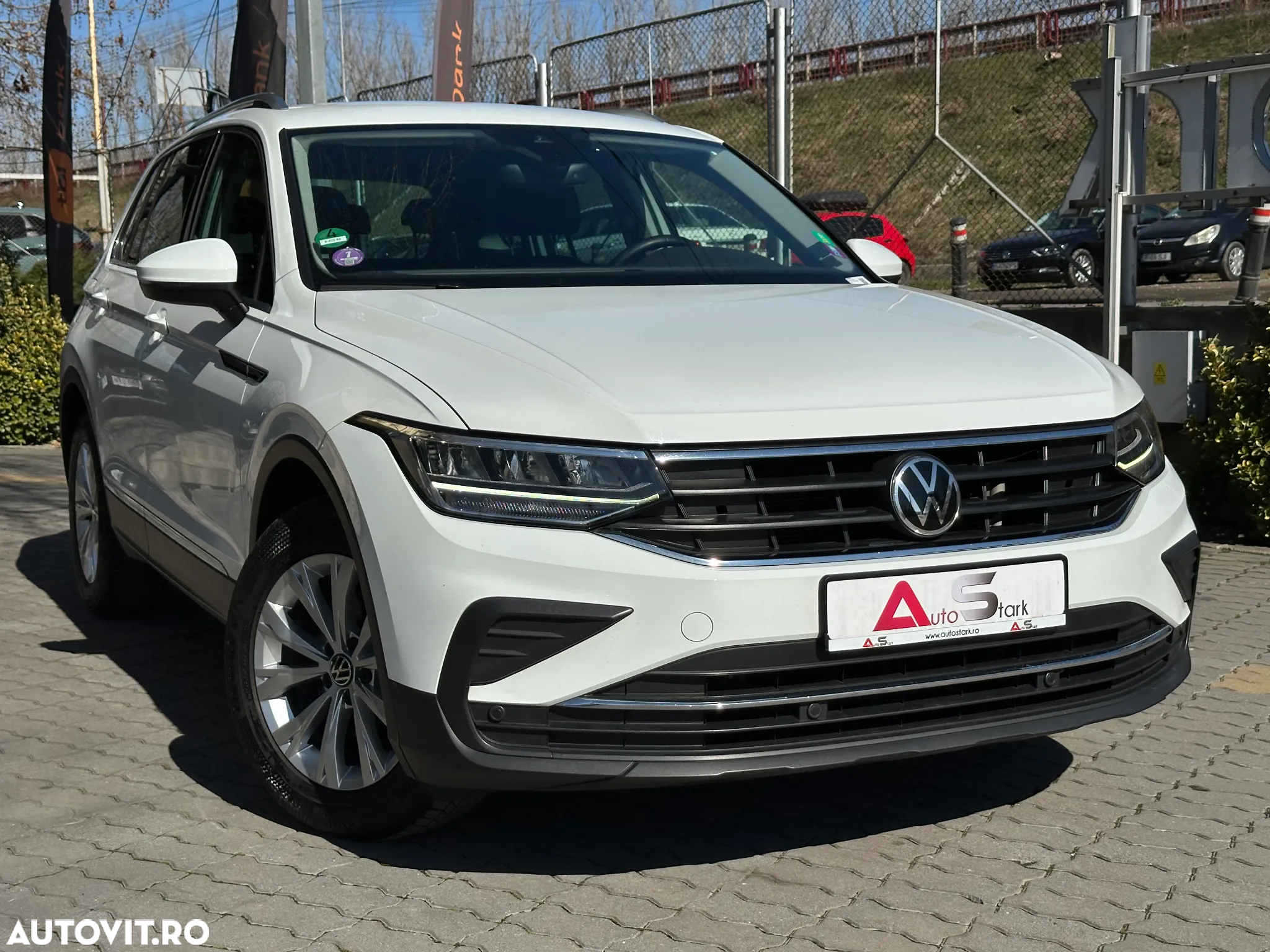 Volkswagen Tiguan 1.5 eTSI OPF DSG Life - 11