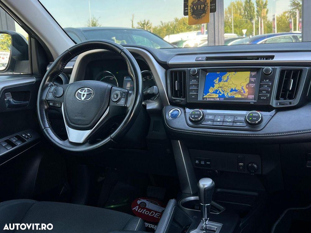 Toyota RAV4 - 8