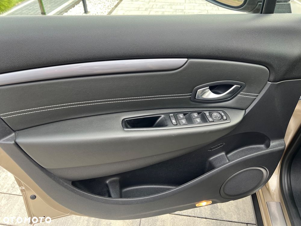 Renault Scenic Energy TCe 130 S&S Xmod Bose Edition - 31