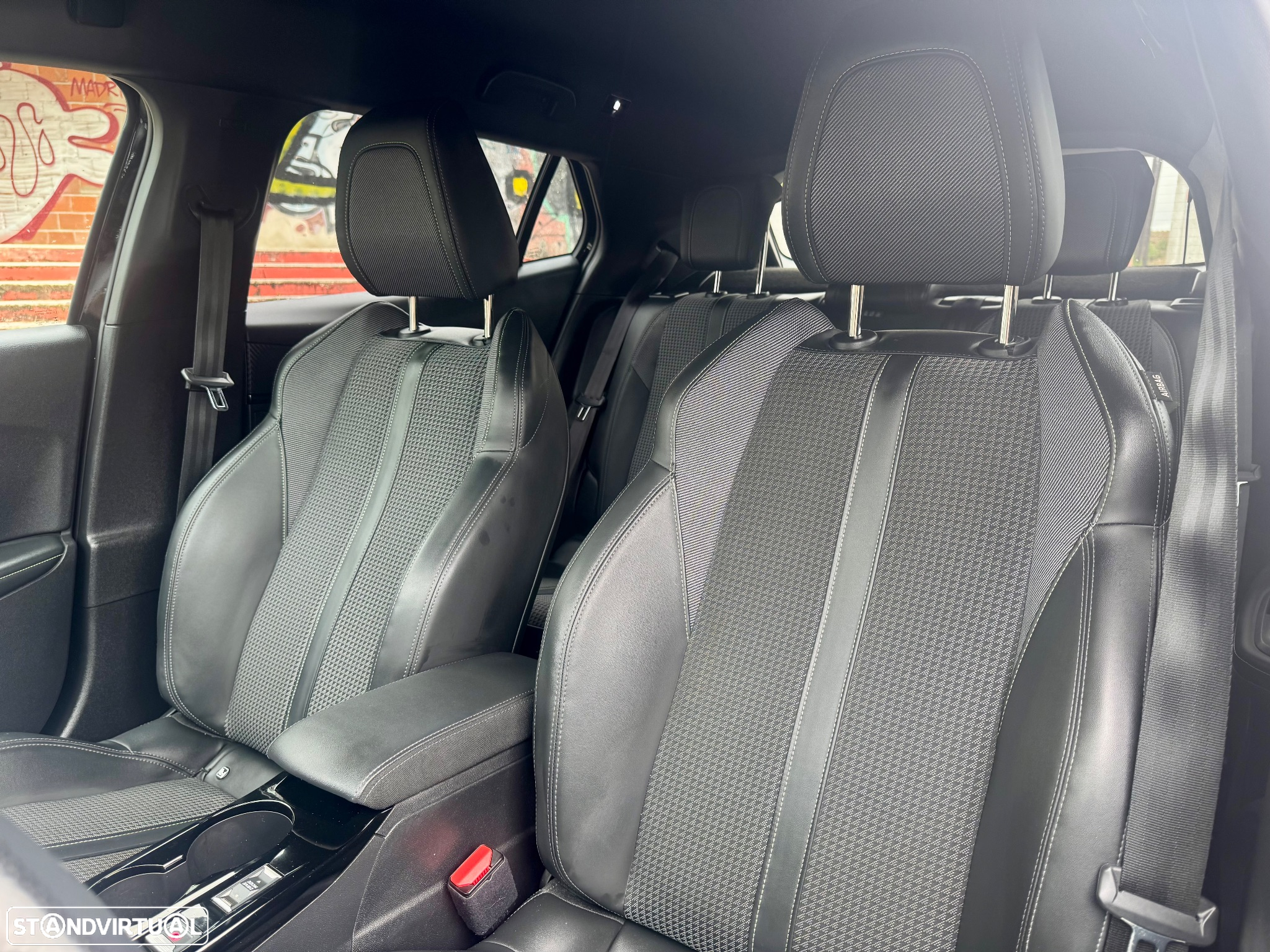 Peugeot 2008 1.2 PureTech GT Line - 11