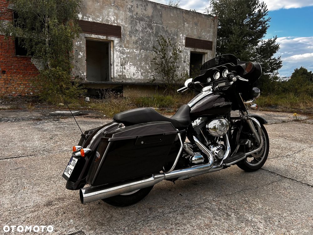 Harley-Davidson Touring Street Glide - 12