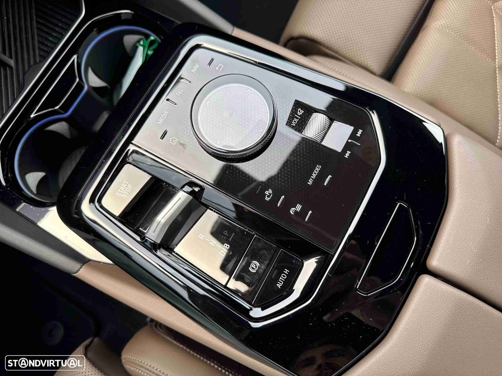 BMW i5 eDrive40 Edição Desportiva M - 13
