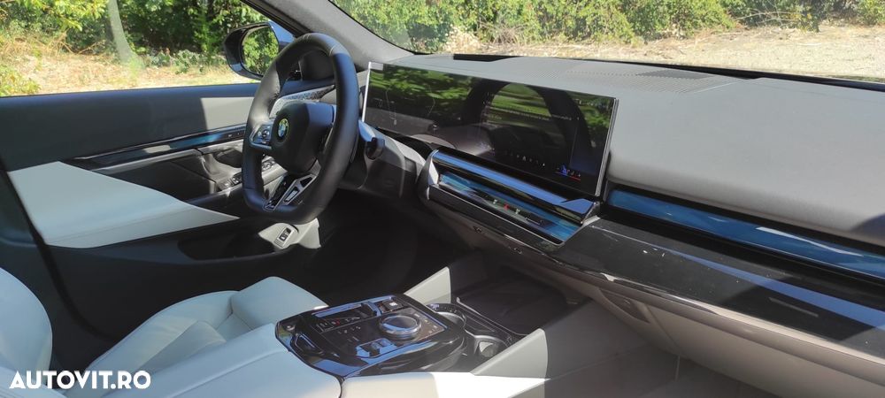 BMW Seria 5 520i AT MHEV - 18