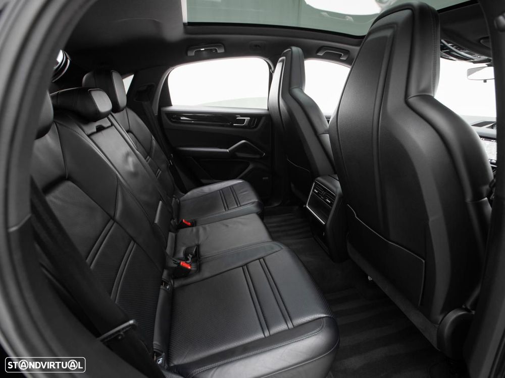 Porsche Cayenne Coupé E-Hybrid - 12