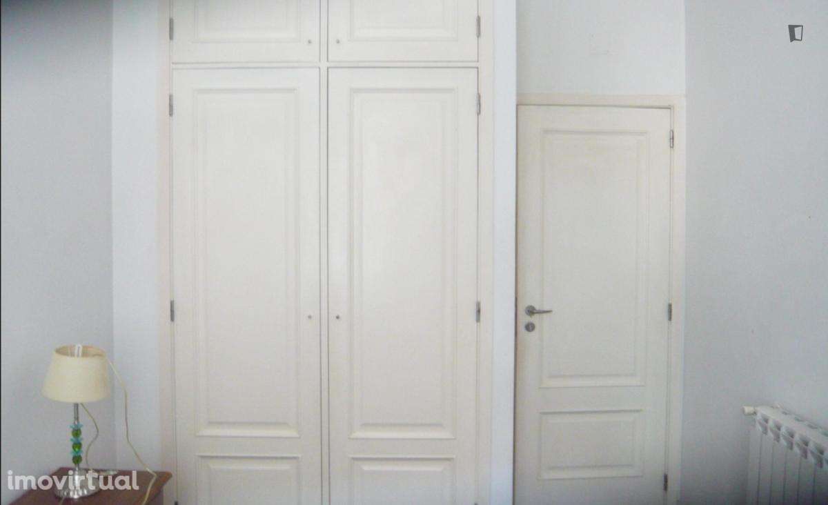 Quarto - localizado em Montes Claros Coimbra - Grande imagem: 3/11