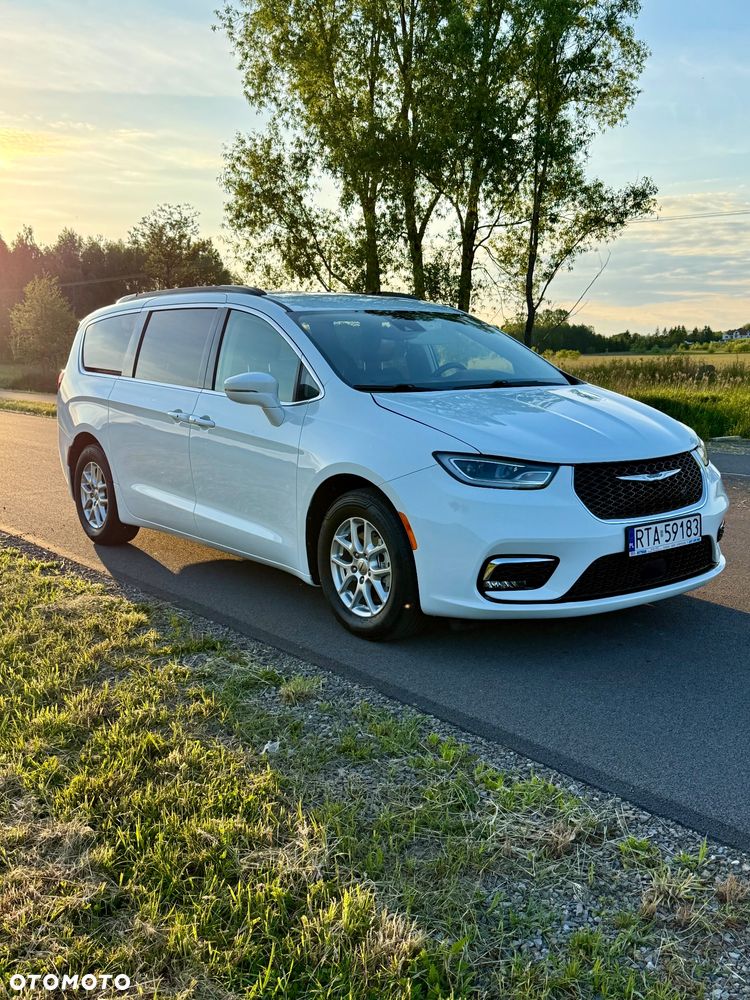 Chrysler Pacifica - 11