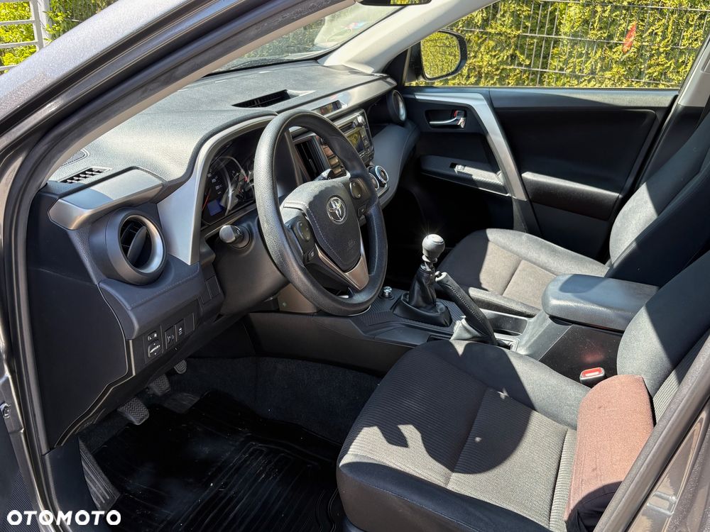 Toyota RAV4 2.0 D-4D Active - 9